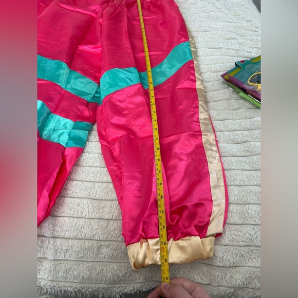 New Retro Outfit - Picture 9 of 13